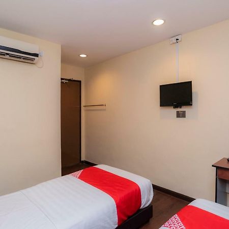 Oyo 44026 98 Hotel Johor Bahru Eksteriør billede