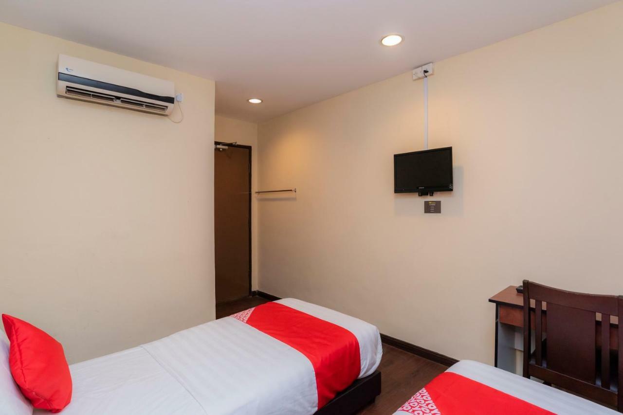 Oyo 44026 98 Hotel Johor Bahru Eksteriør billede